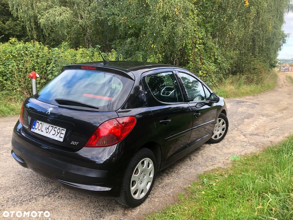 Peugeot 207 2008 photo 3