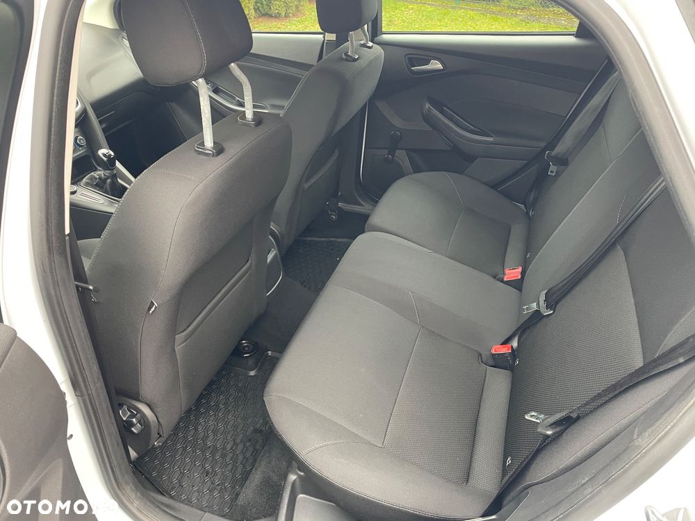 Ford Focus 1.6 Trend - 17