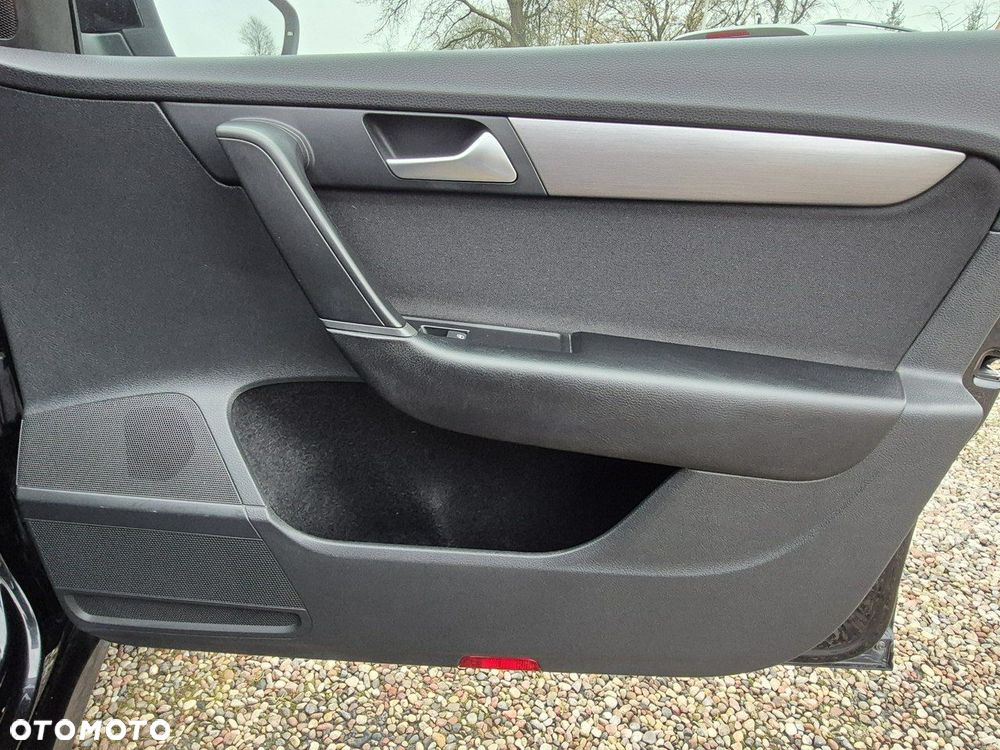 Volkswagen Passat - 27