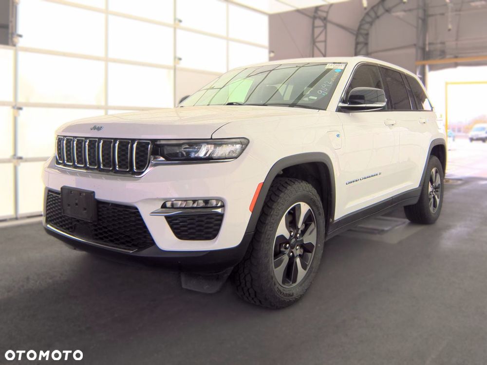 Jeep Grand Cherokee - 19