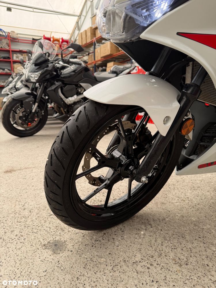 Suzuki GSX-R - 12