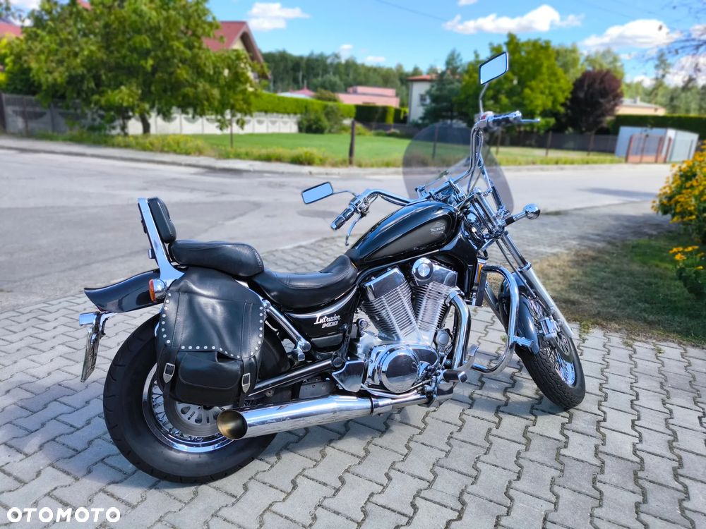 Suzuki Intruder - 1