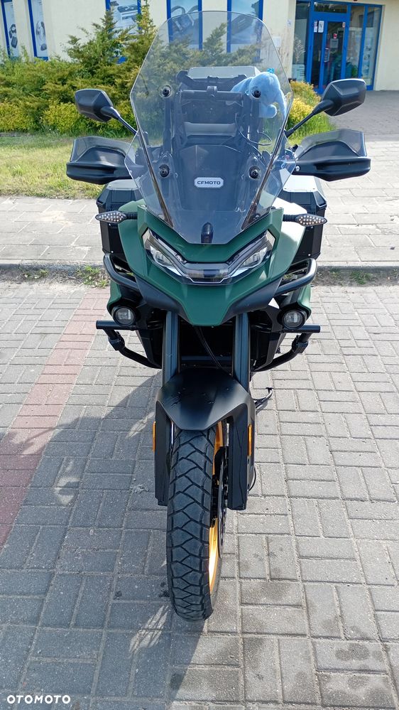 CFMoto 800MT Touring - 3