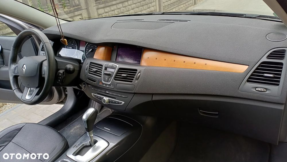 Renault Laguna 2.0 DCi FAP Initiale - 25