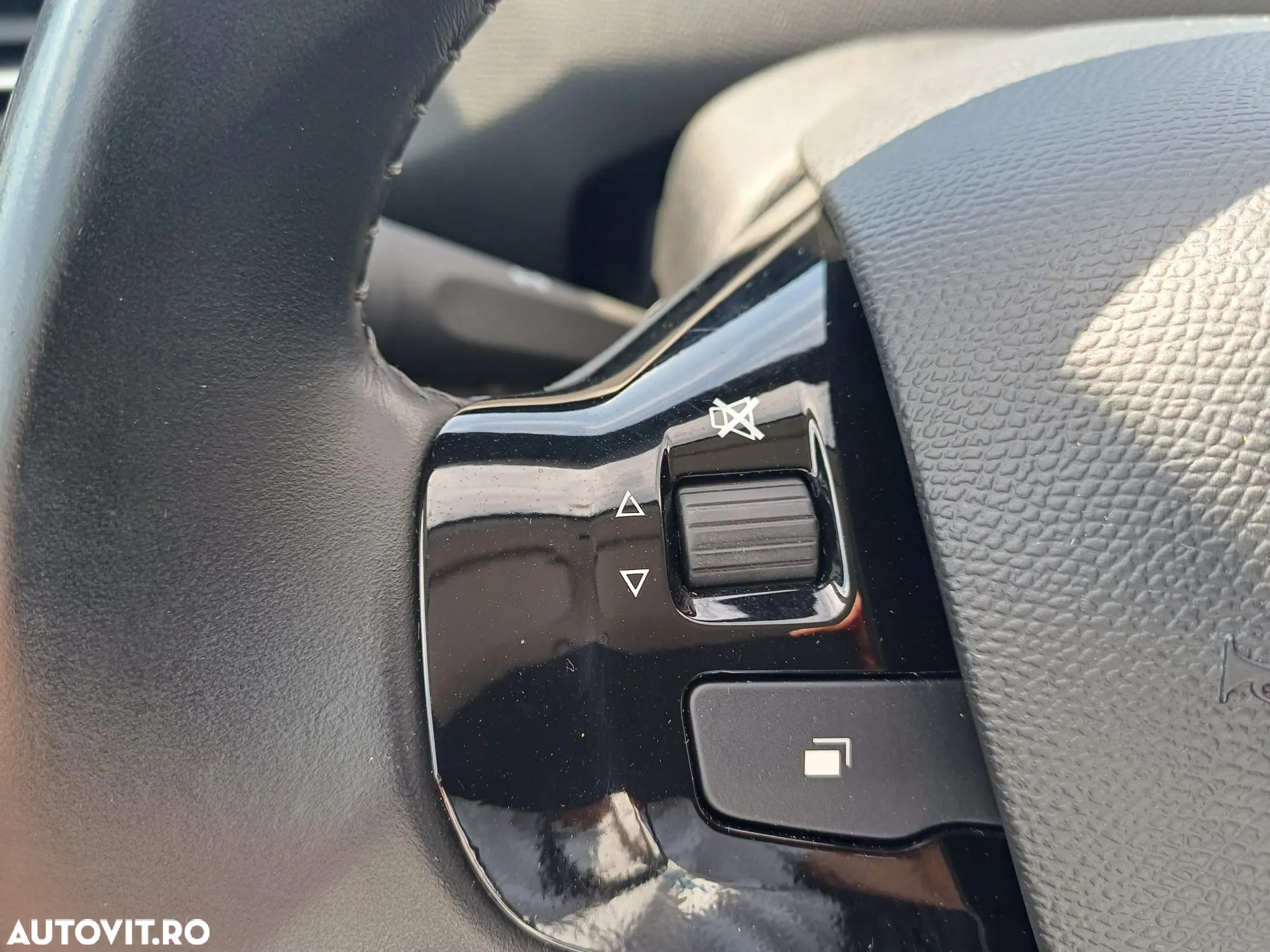 Peugeot 308 1.2 L PureTech Turbo S&S Active - 14