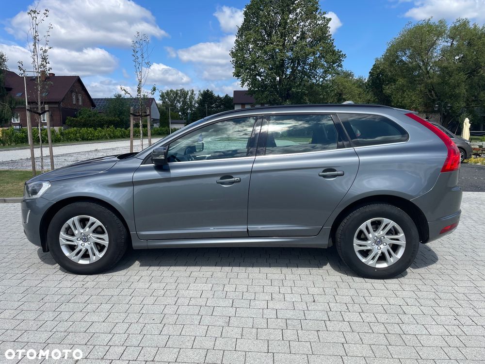 Volvo XC 60 D4 AWD Momentum - 8