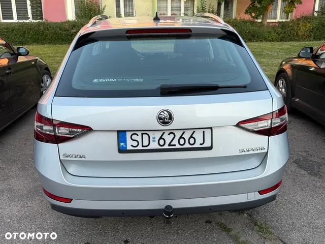 Skoda Superb 2.0 TDI Ambition DSG - 6