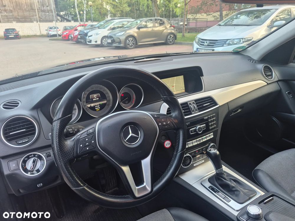 Mercedes-Benz Klasa C 180 (BlueEFFICIENCY) 7G-TRONIC Avantgarde - 10