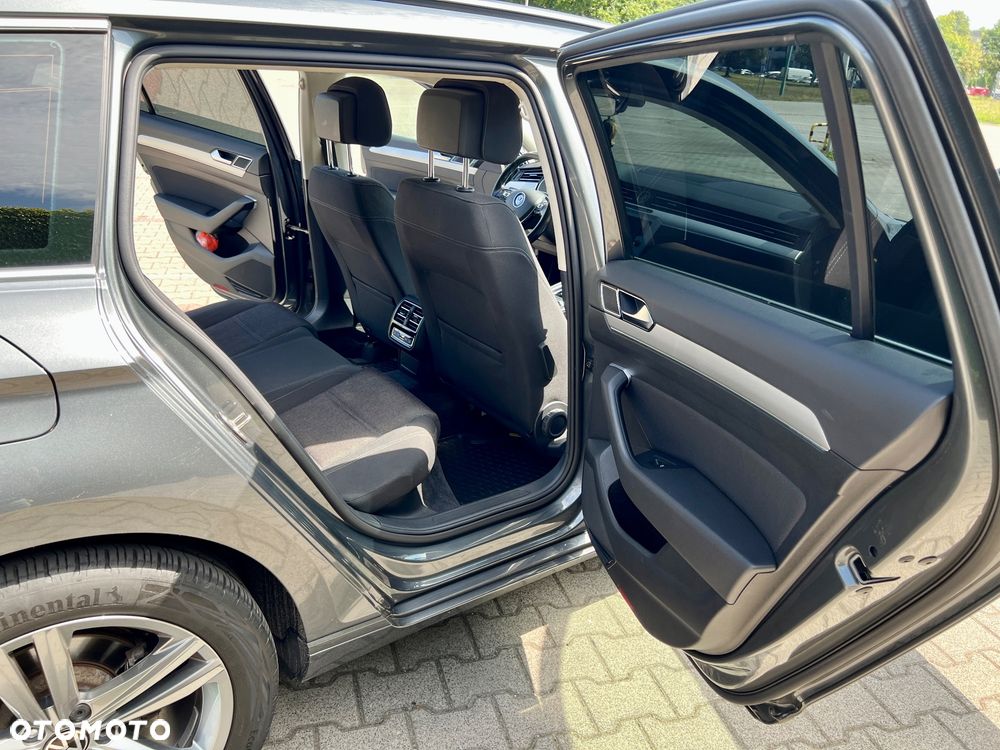 Volkswagen Passat Variant 2.0 TDI DSG (BlueMotion Technology) Comfortline - 19
