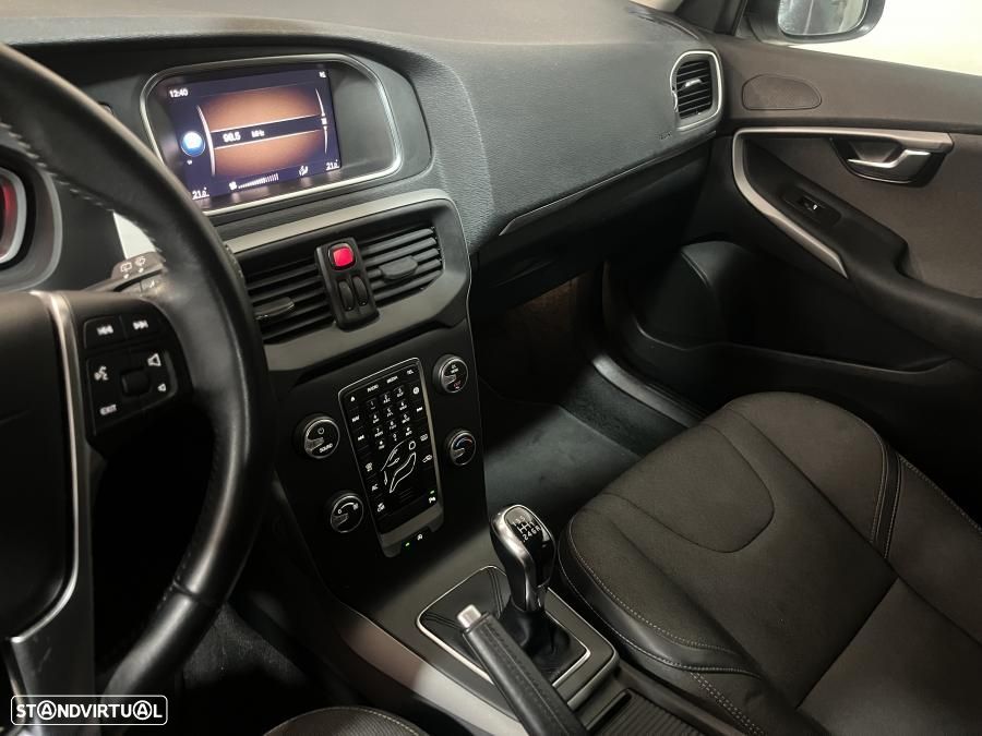 Volvo V40 Cross Country 2.0 D3 Summum - 13