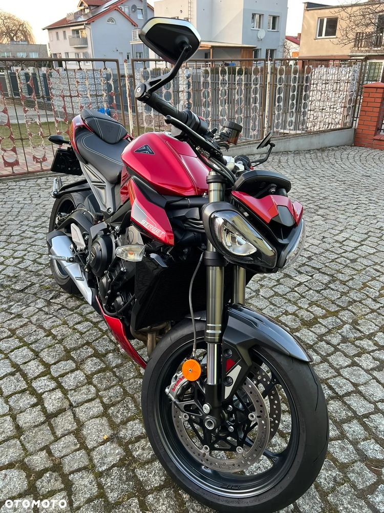 Triumph Street Triple - 27