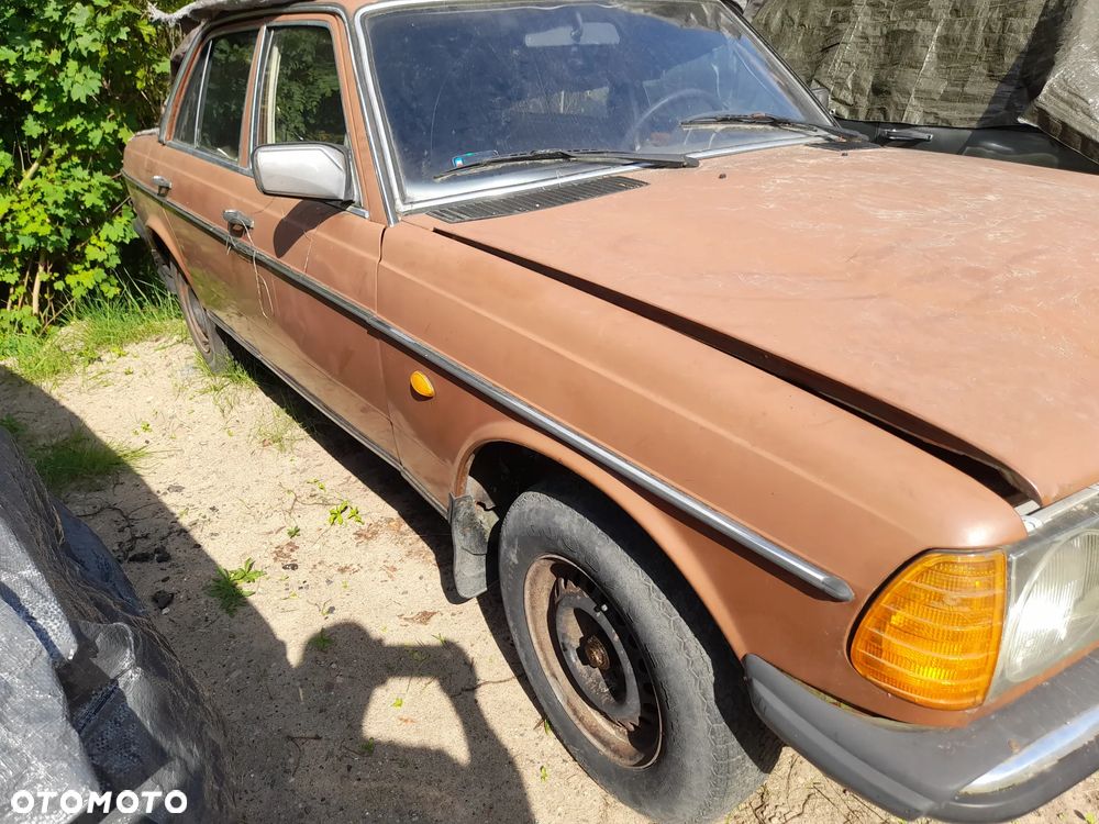 Mercedes-Benz 280 - 6