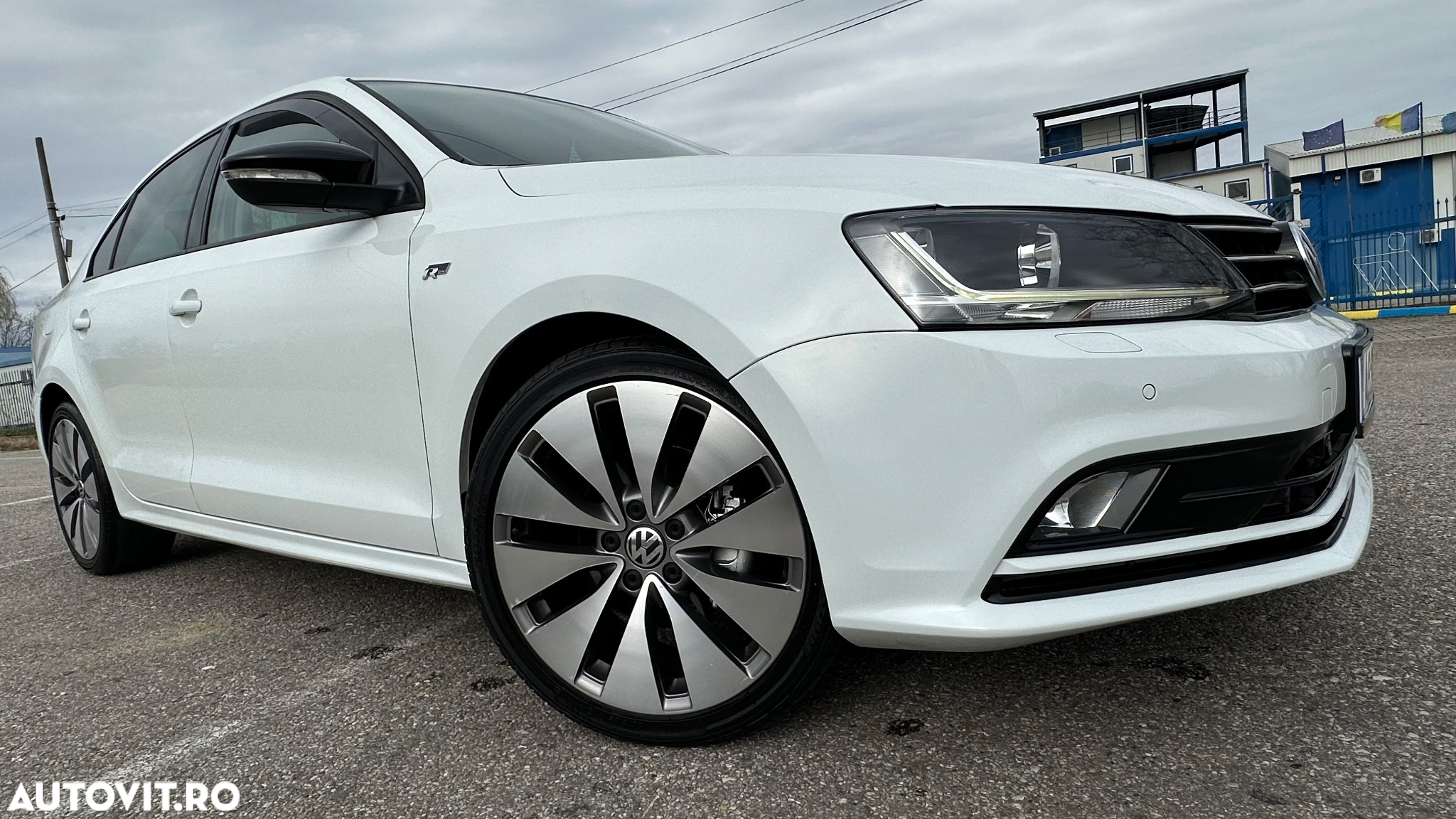Volkswagen Jetta 2.0 TDI DSG Highline - 22