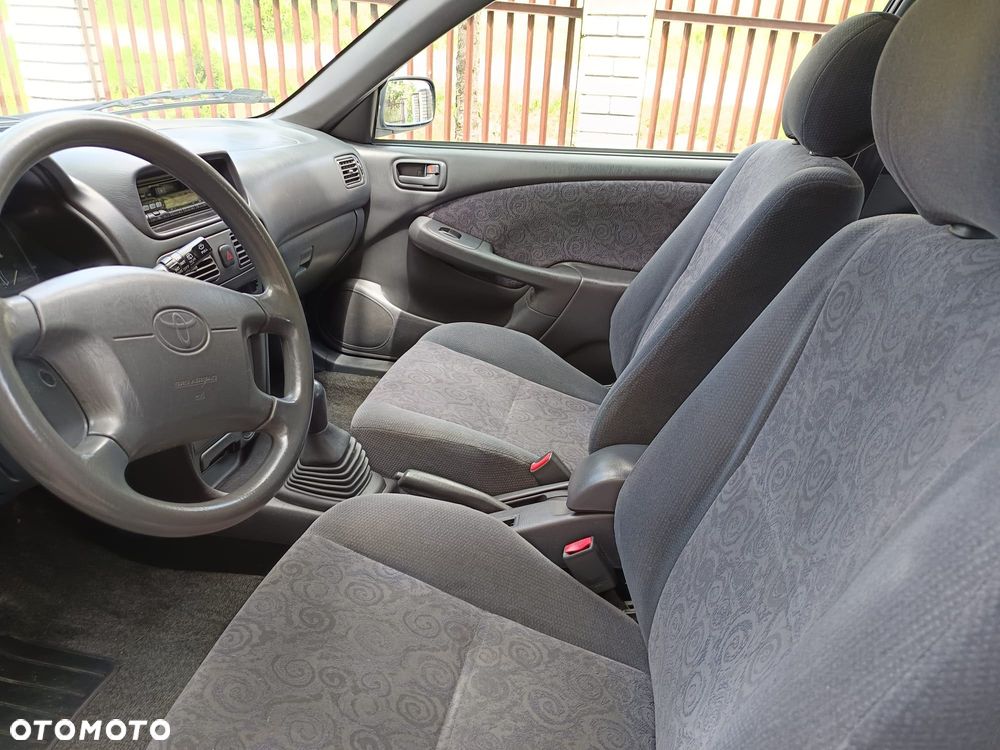 Toyota Corolla - 5