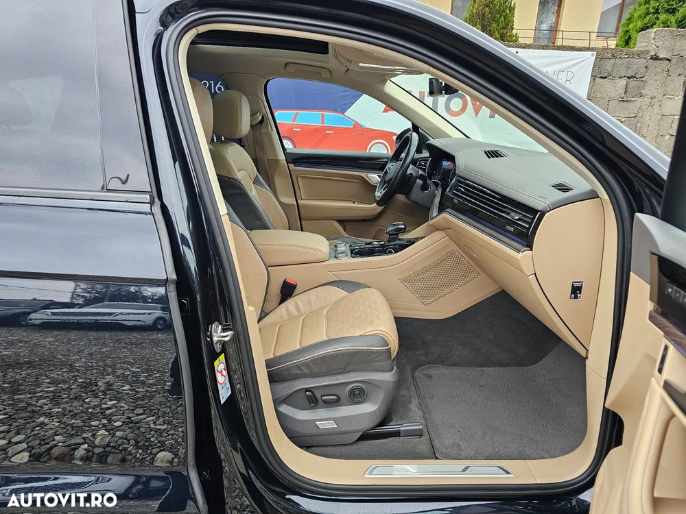 Volkswagen Touareg V6 TDI 4MOTION R-Line - 28