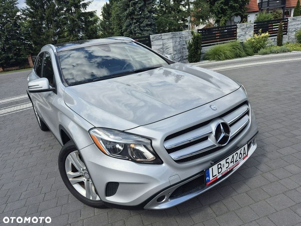 Mercedes-Benz GLA - 9