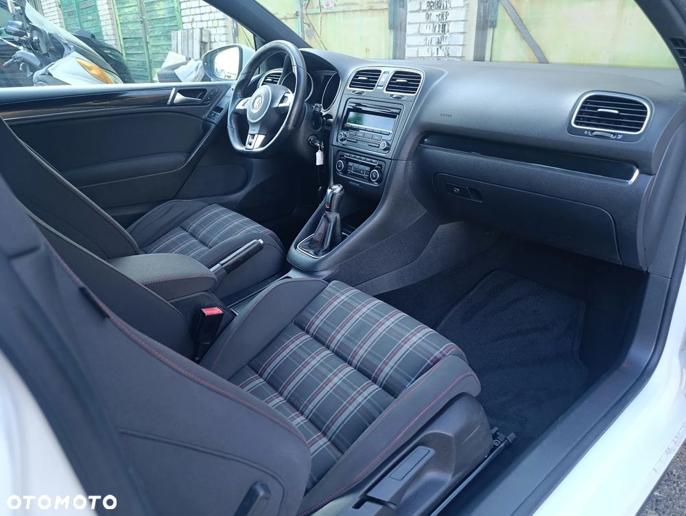 Volkswagen Golf 2.0 GTI - 29