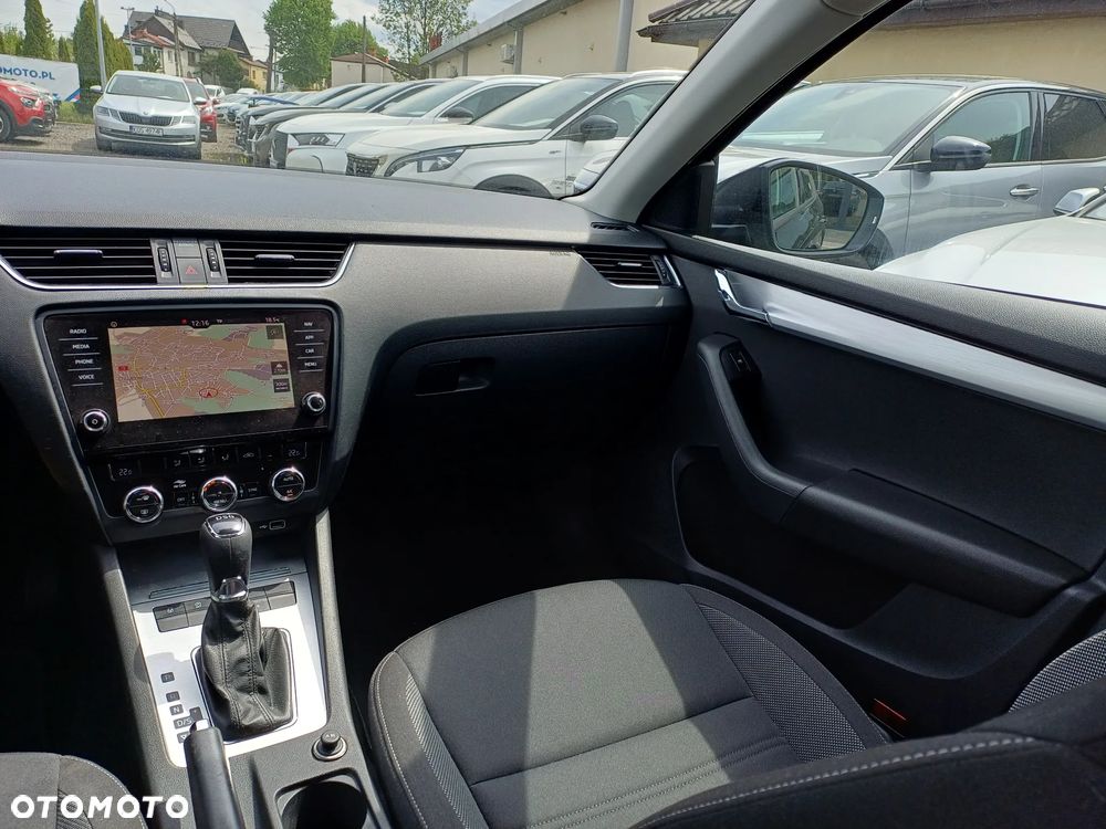 Skoda Octavia 1.6 TDI DSG Clever - 23