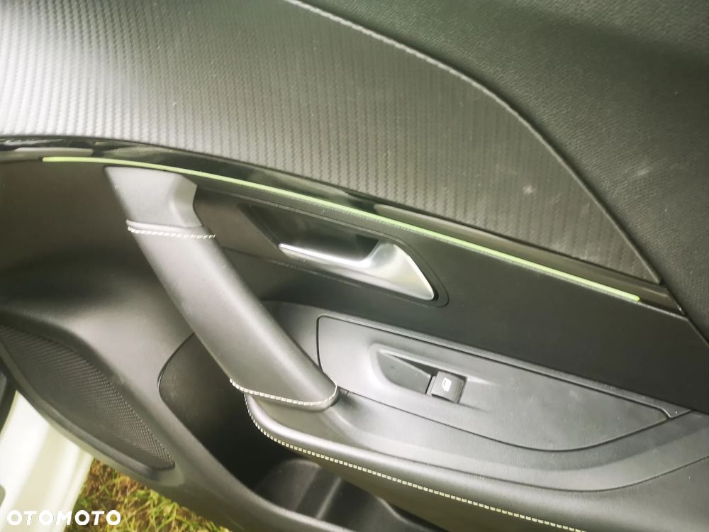 Peugeot 2008 1.2 PureTech GT Line S&S - 27