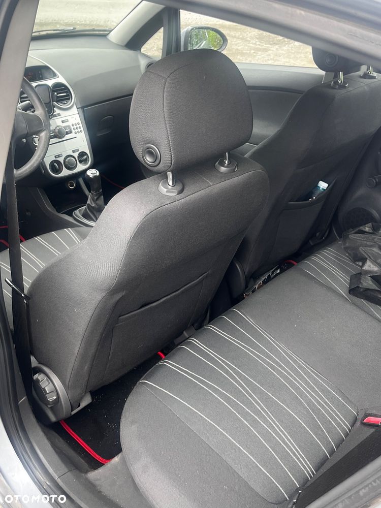 Opel Corsa 1.2 16V Cosmo - 13