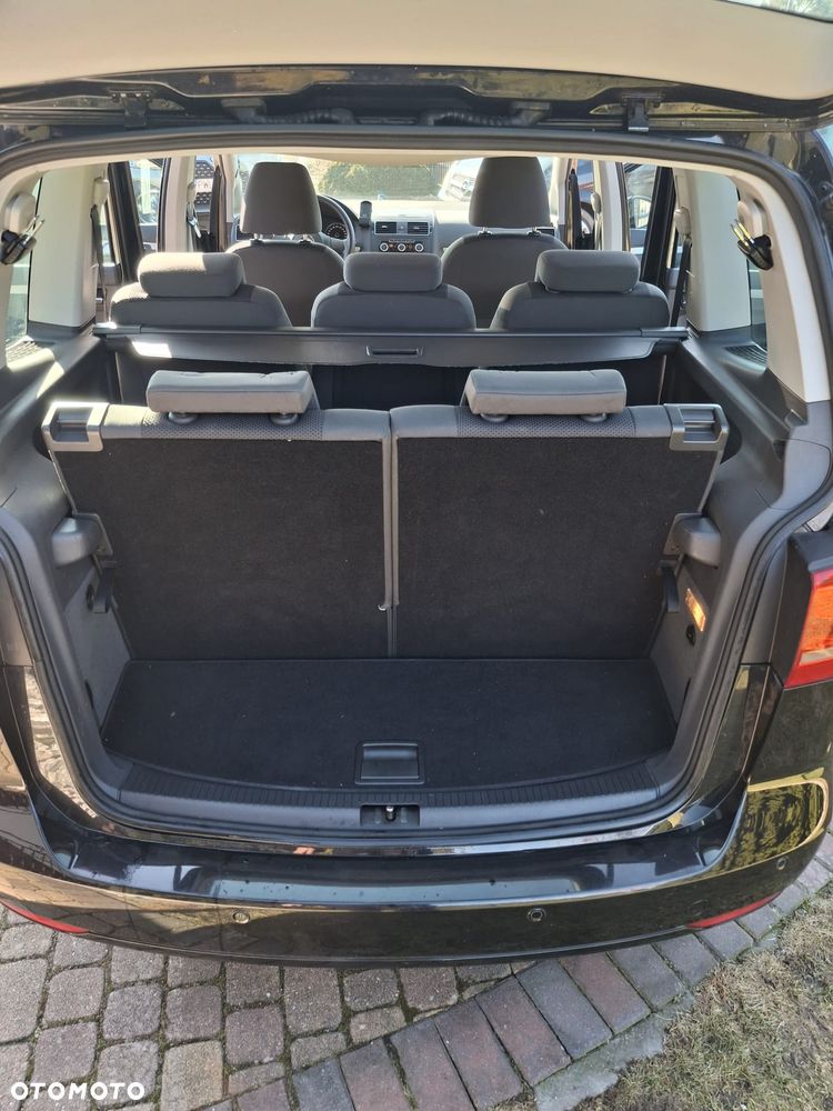 Volkswagen Touran - 19