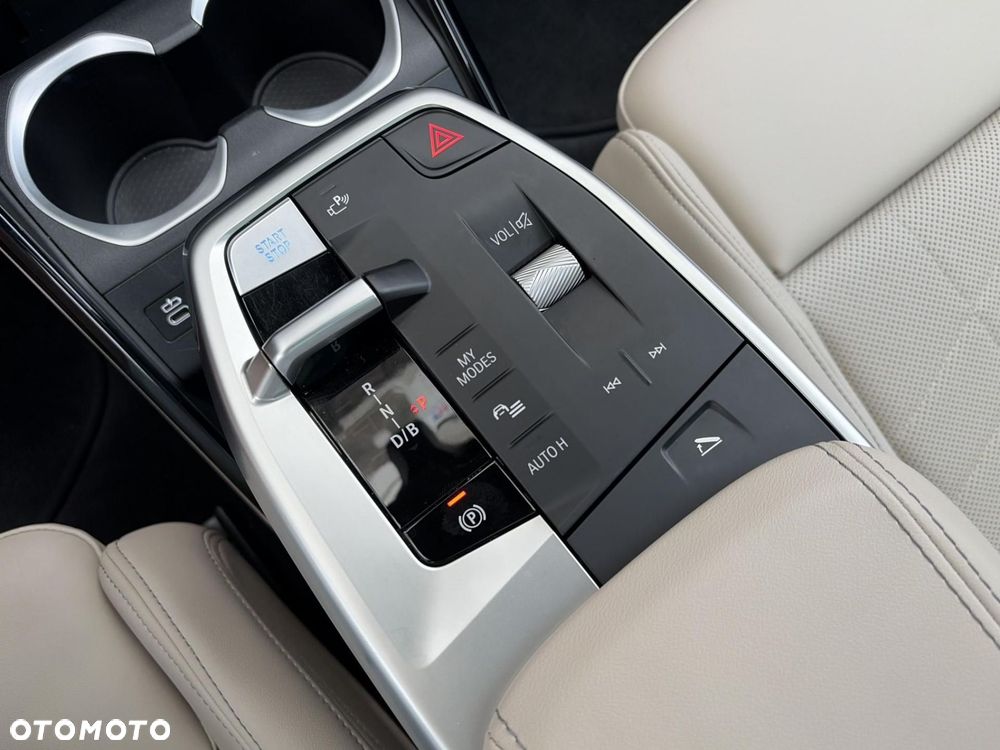 BMW iX2 - 13