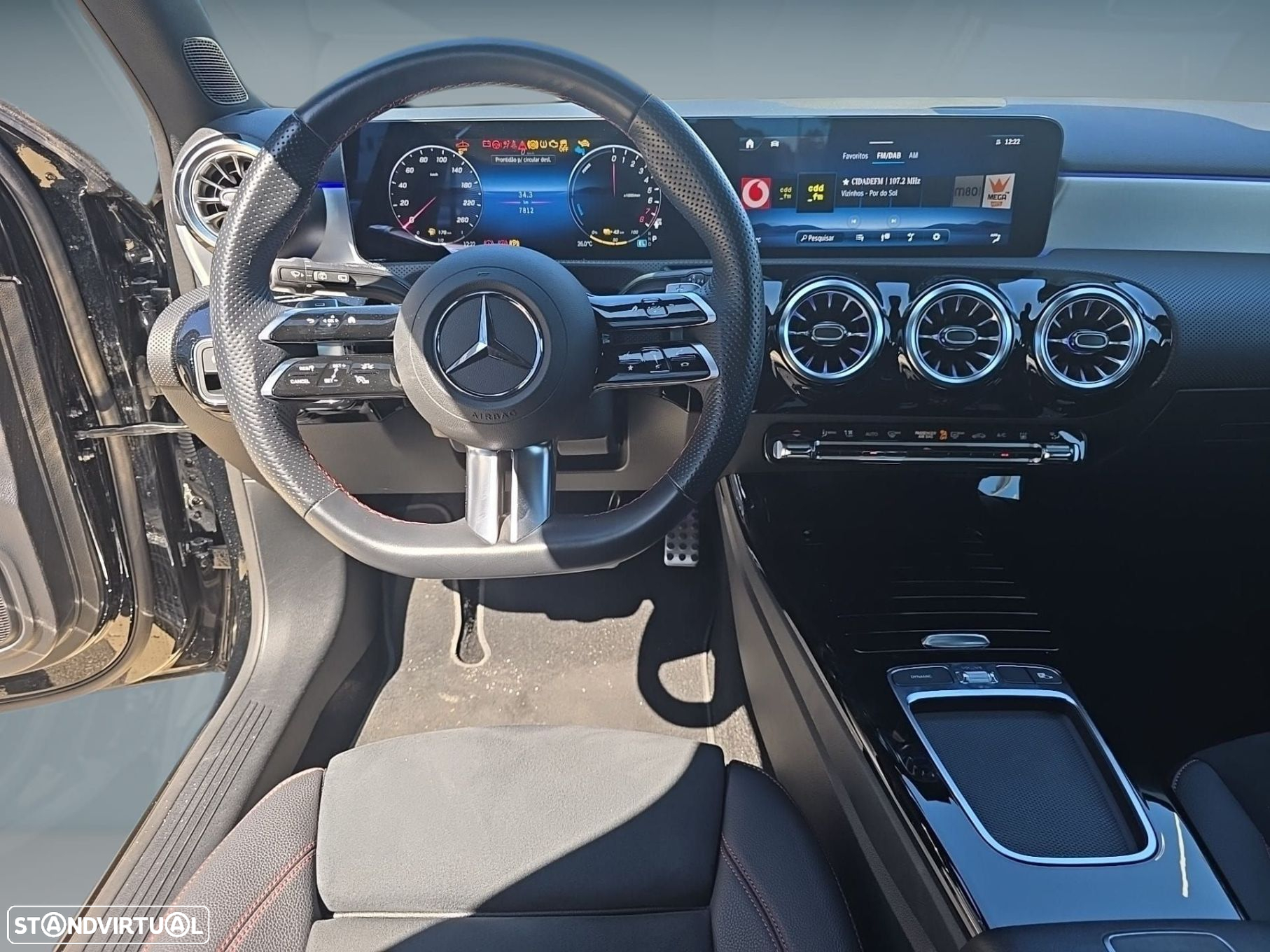 Mercedes-Benz A 250 e AMG Line - 12