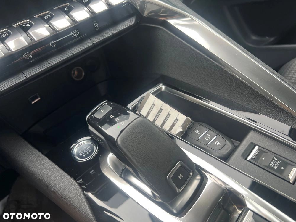 Peugeot 3008 1.5 BlueHDi Allure S&S EAT8 - 22