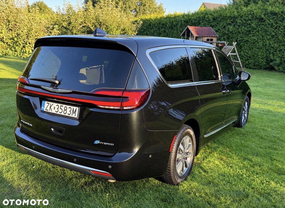 Chrysler Pacifica - 3