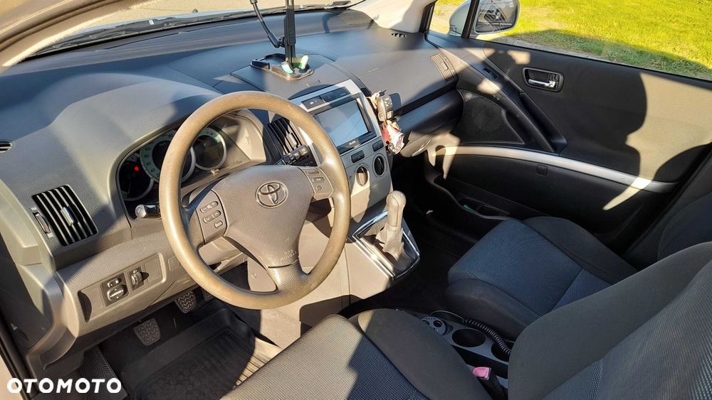 Toyota Corolla Verso - 3