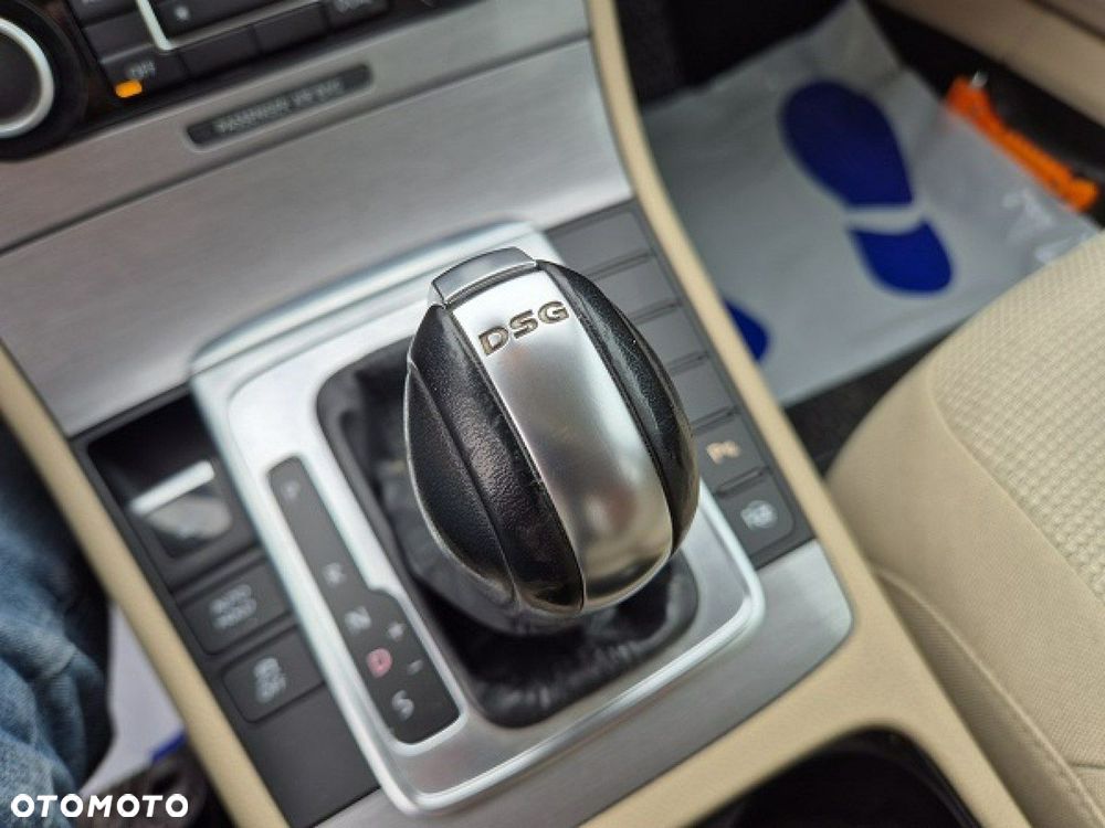 Volkswagen Passat - 28