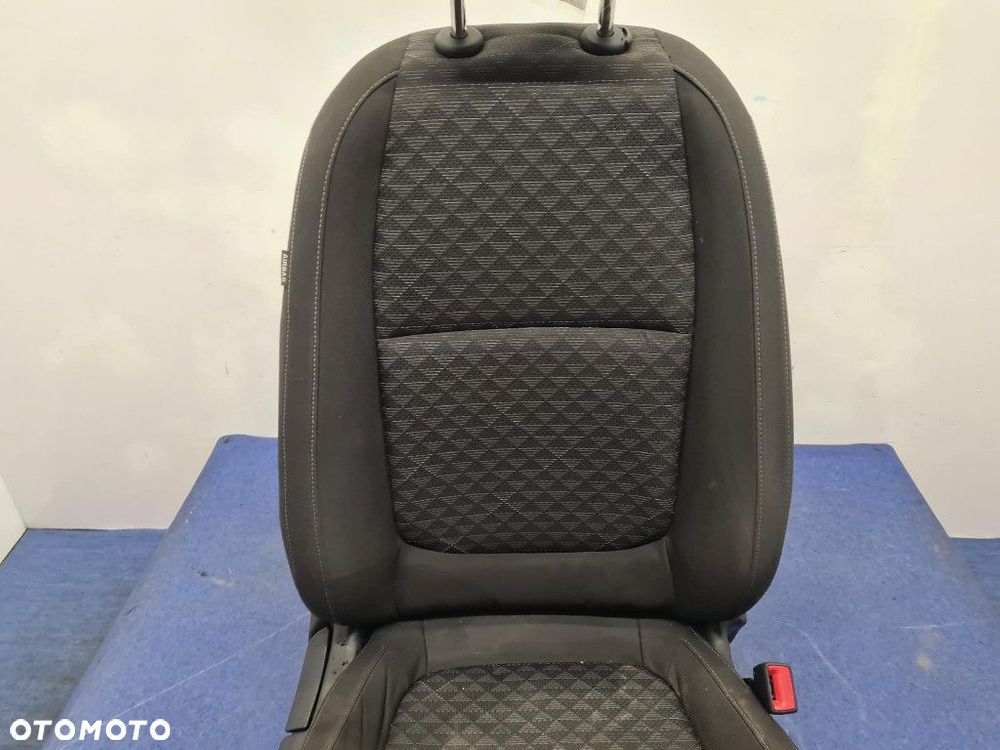 KIA RIO IV HB FOTEL PASAŻERA. - 3