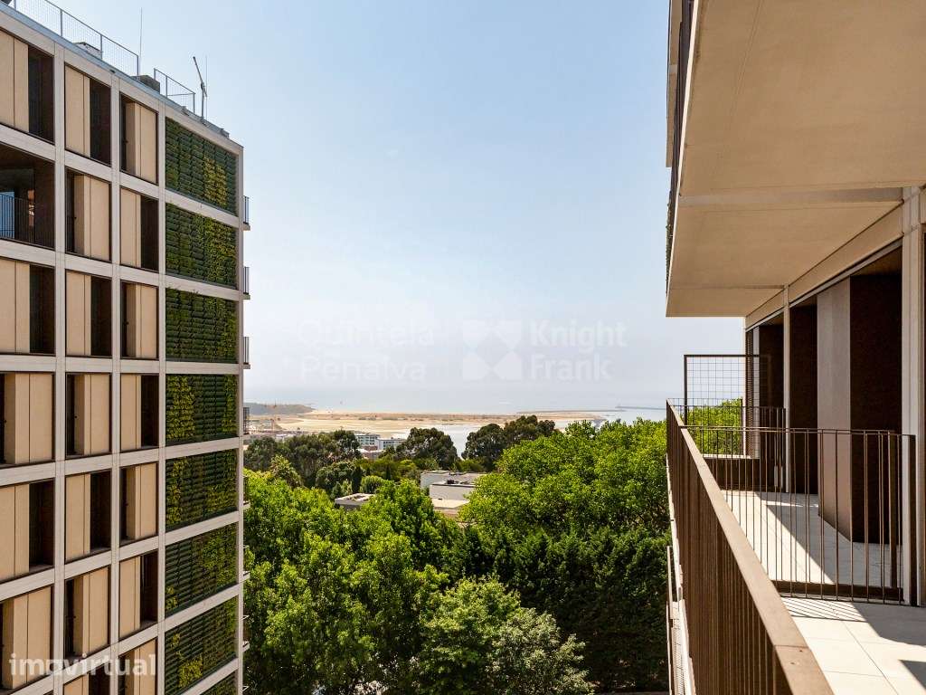 Apartamento T3 com varanda, nos Jardins d'Arrábida - Grande imagem: 3/24