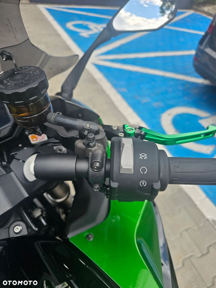 Kawasaki Ninja 1000 SX - 3