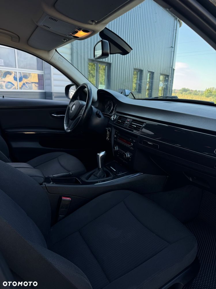 BMW Seria 3 318d - 10