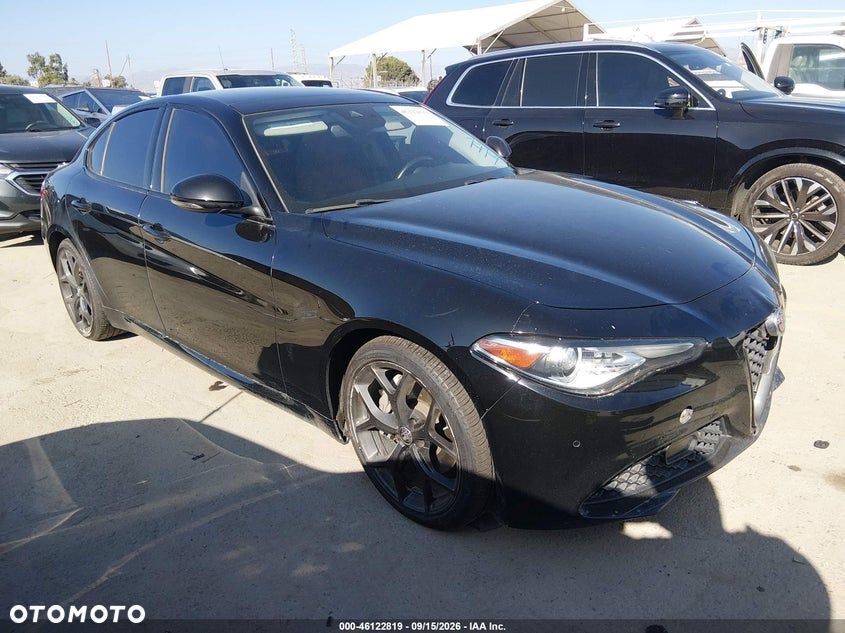 Alfa Romeo Giulia 2.0 Turbo 16V AT8-Q4 Veloce - 35