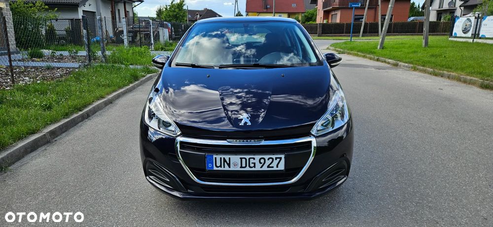 Peugeot 208 - 8