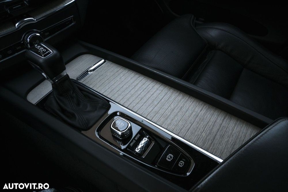 Volvo XC 60 - 22