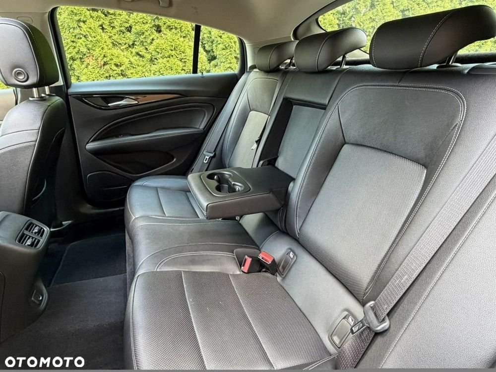 Opel Insignia - 25