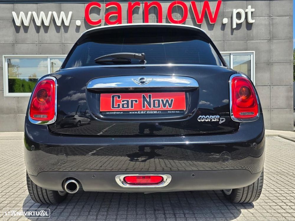 MINI 5 Portas Cooper D Auto - 12