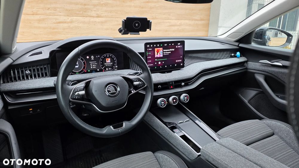 Skoda Superb 1.5 TSI mHEV Selection DSG - 24