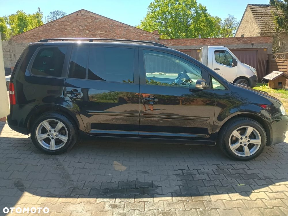 Volkswagen Touran - 5
