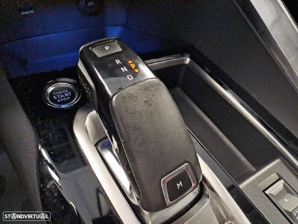 Peugeot 3008 1.2 PureTech Allure Pack EAT8 - 18