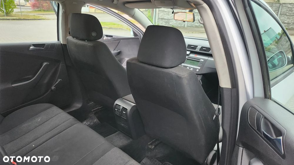 Volkswagen Passat 2.0 TDI DPF Comfortline - 11