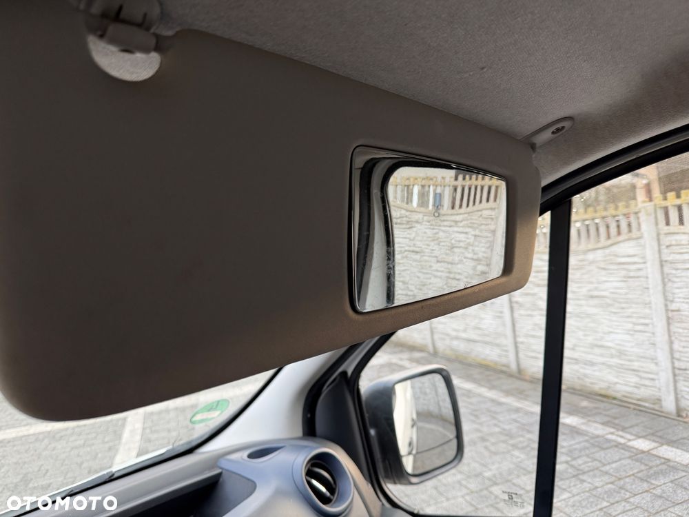 Opel vivaro - 18