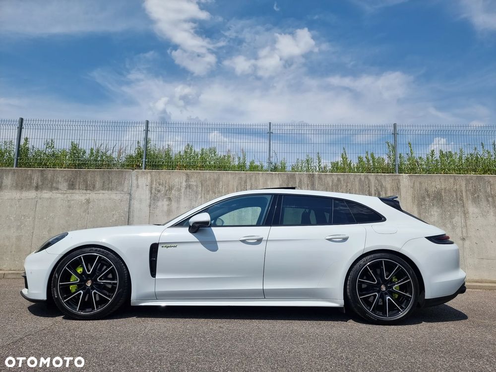 Porsche Panamera 4 e-Hybrid Sport Turismo - 2
