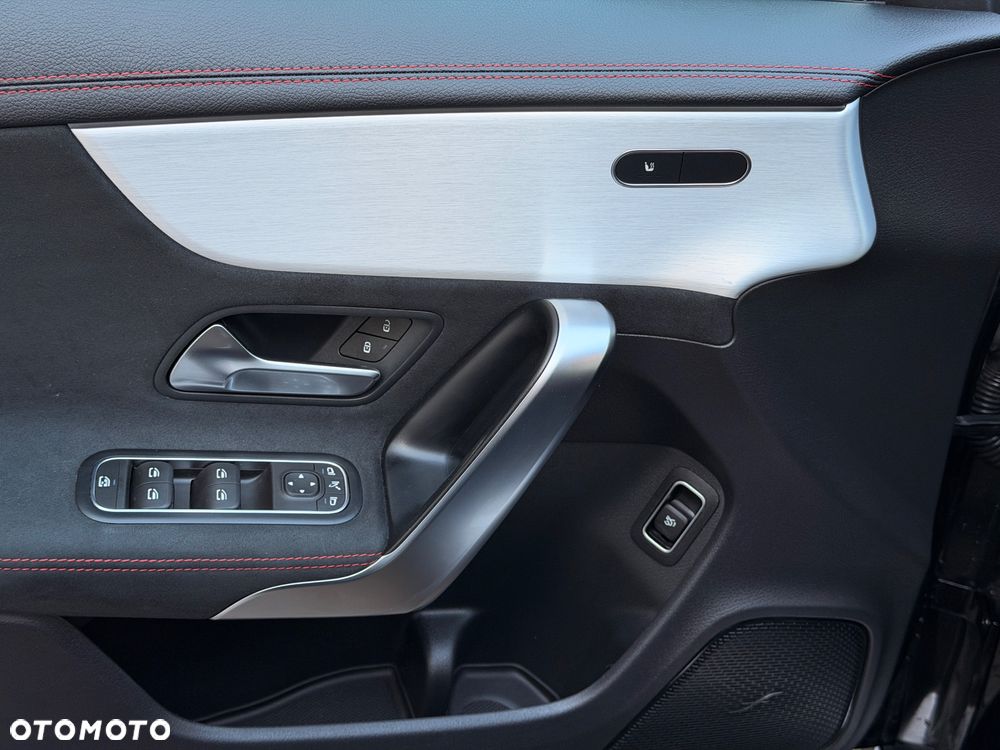 Mercedes-Benz CLA 200 AMG Line 7G-DCT - 25