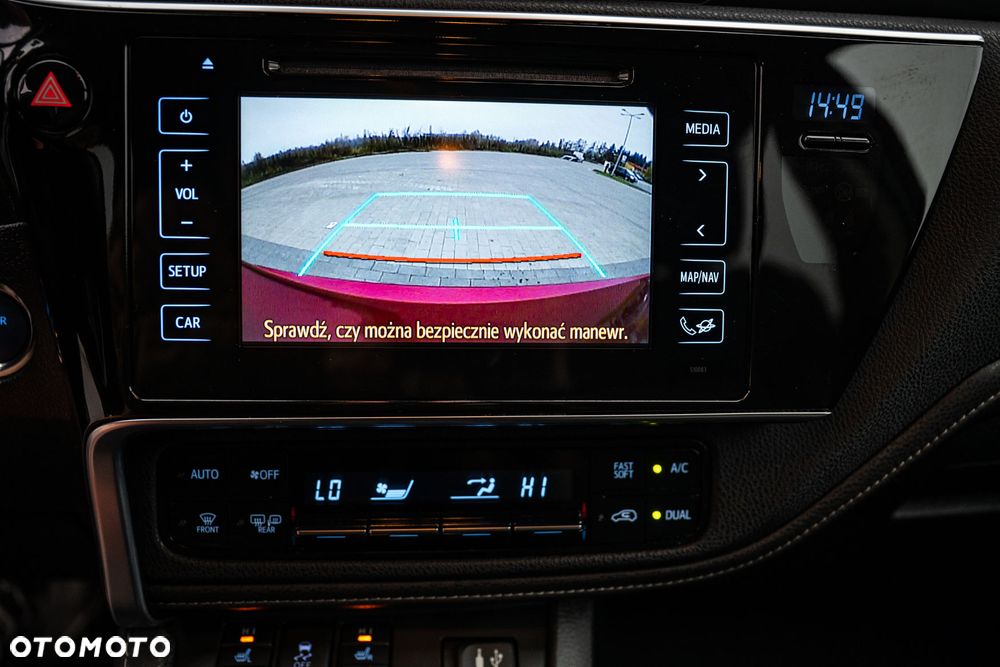 Toyota Auris Hybrid 135 Premium - 22