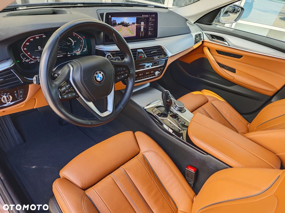 BMW Seria 5 540i xDrive GPF Sport - 13