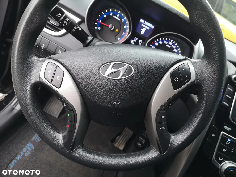 Hyundai i30 1.4 Classic + - 17